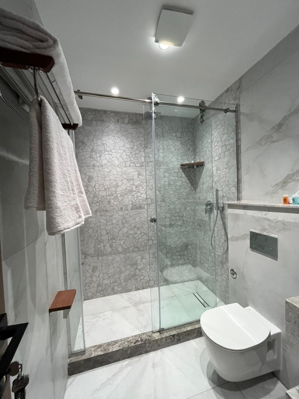 Honeymoon Jacuzzi Suite